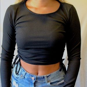 Long sleeve runched shirt.